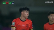 意识问题？王钰栋等球遭对手抢断无奈犯规
